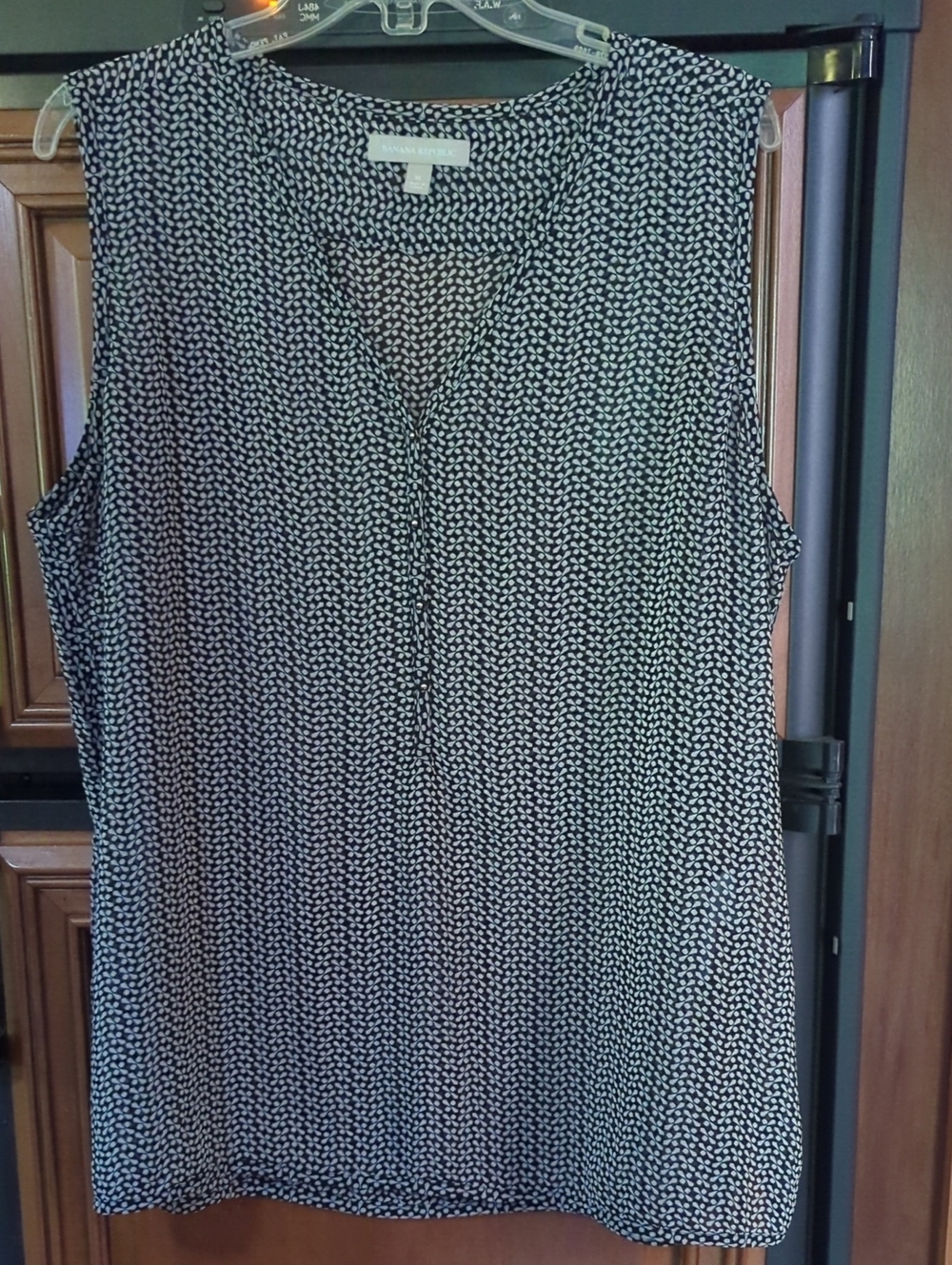 Banana Republic Black and White Geometric Sleeveless Blouse